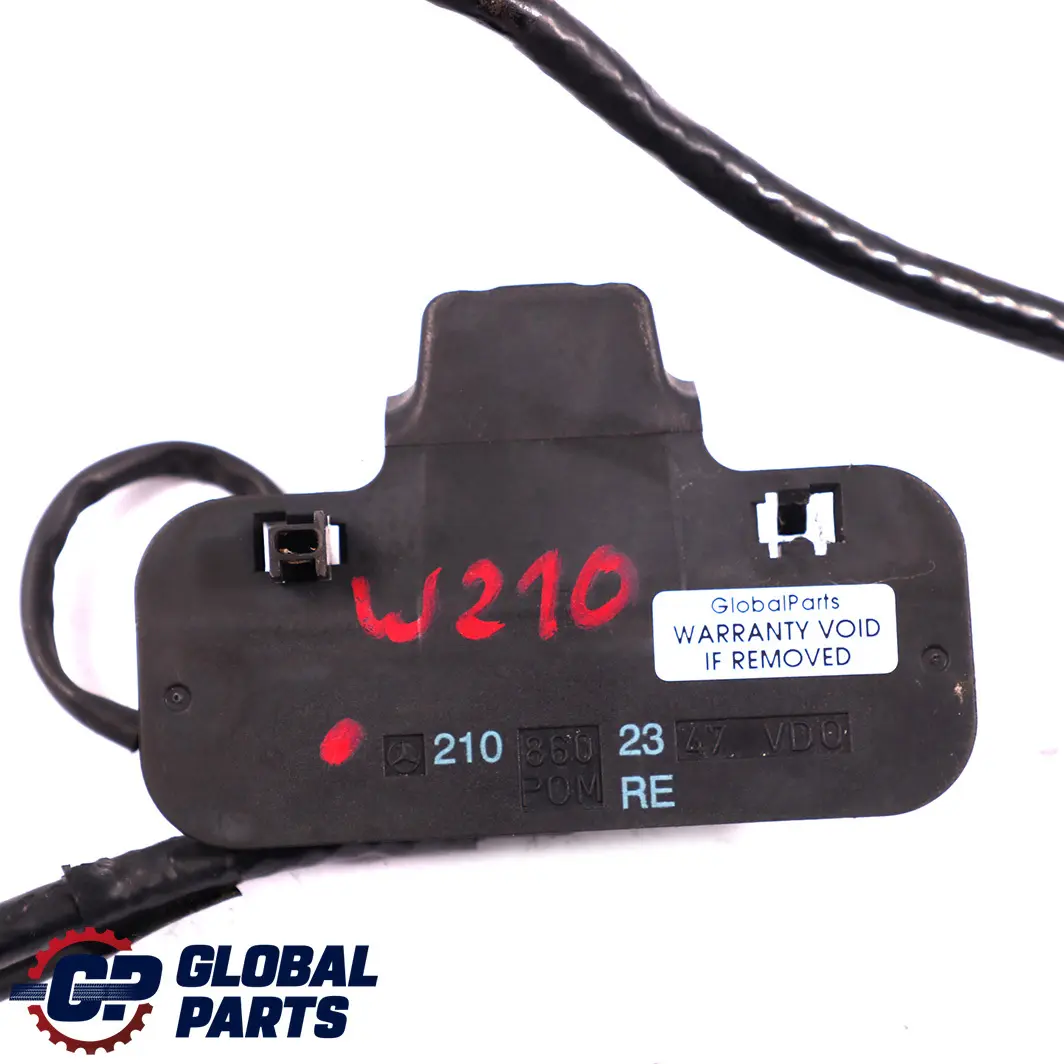 Mercedes-Benz W210 Wischerwasserd?se Ugello di Iniezione per con numero di parte A2108602347 Mercedes-Benz W210 Wischerwasserd?se Ugello di Iniezione - SKU A2108602347 - Numero di parte A2108602347