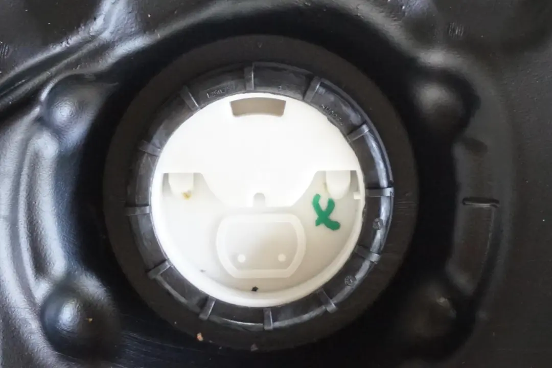 Benz E Class W211 Petrol Complete Fuel Tank 80L to Mercedes with Part number A2114702402 Mercedes Benz E Class W211 Petrol Complete Fuel Tank 80L - SKU A2114702402 - Part number A2114702402