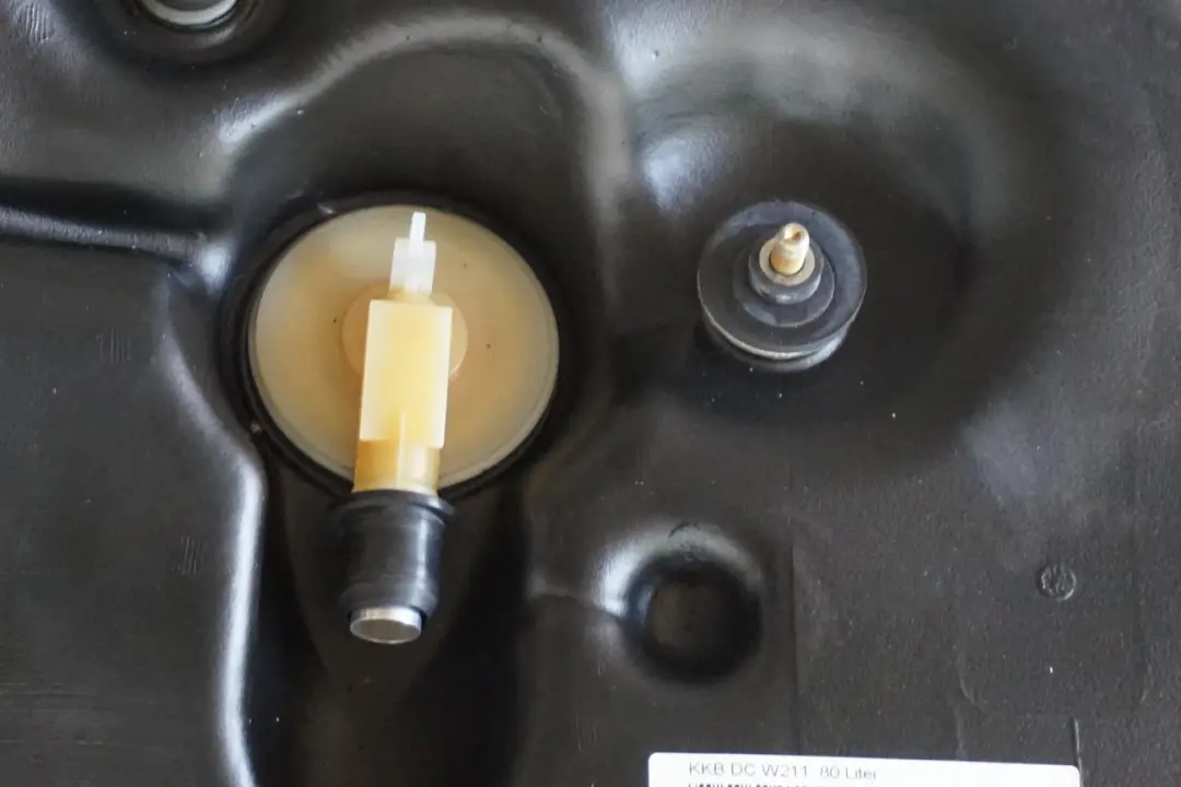 Benz E Class W211 Petrol Complete Fuel Tank 80L to Mercedes with Part number A2114702402 Mercedes Benz E Class W211 Petrol Complete Fuel Tank 80L - SKU A2114702402 - Part number A2114702402