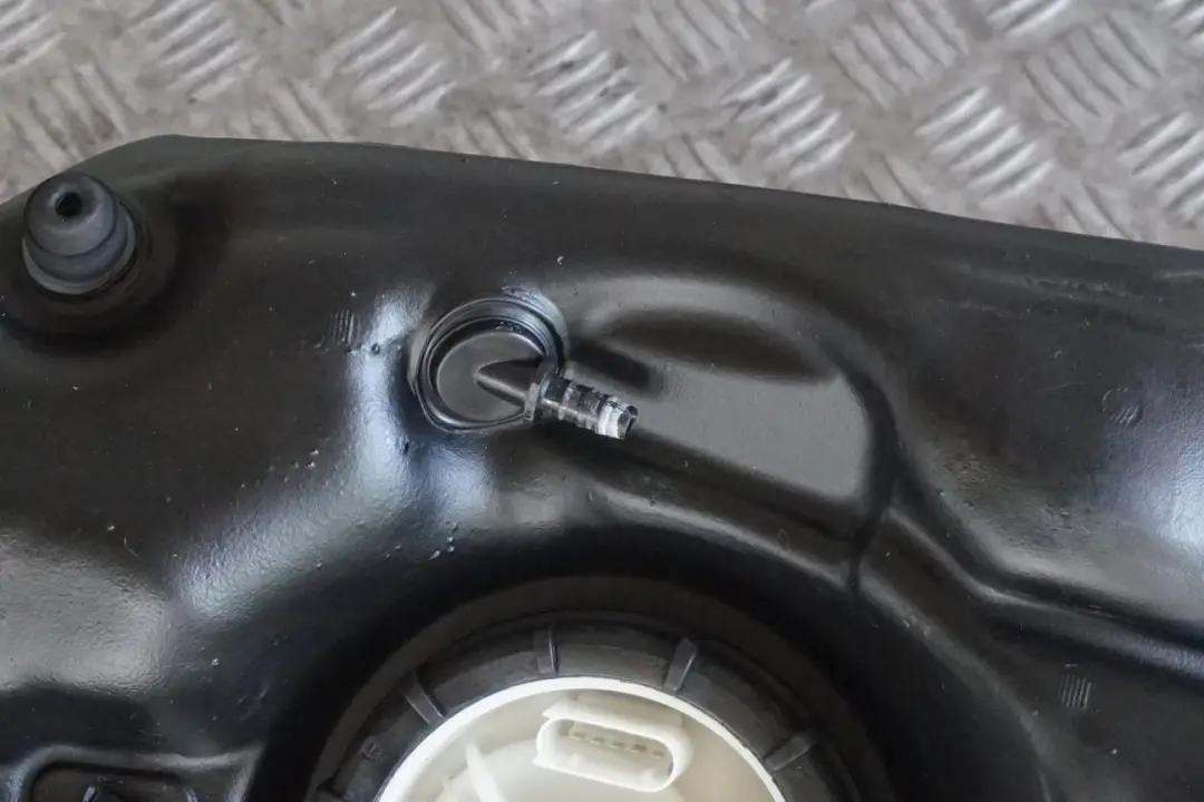 Benz E Class W211 Petrol Complete Fuel Tank 80L to Mercedes with Part number A2114702402 Mercedes Benz E Class W211 Petrol Complete Fuel Tank 80L - SKU A2114702402 - Part number A2114702402