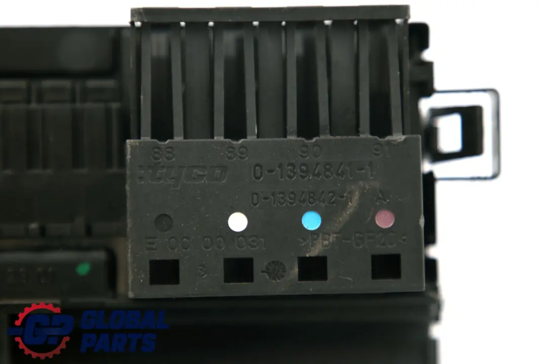 Caja De fusibles Unidad De conexion De terminales para Mercedes S211 W211 con número de pieza A2115452301 Mercedes S211 W211 Caja De fusibles Unidad De conexion De terminales - SKU A2115452301 - Número de pieza A2115452301