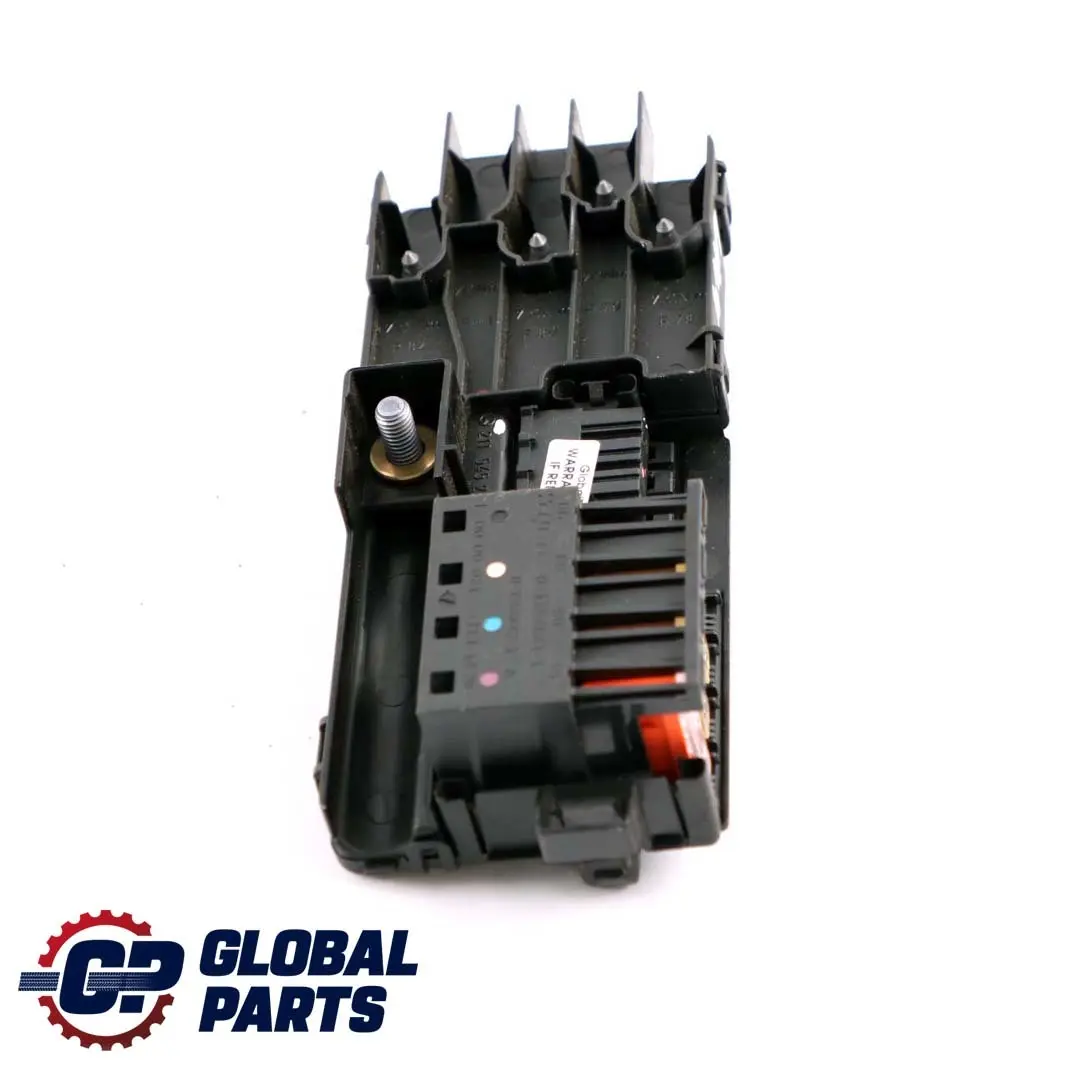 Caja De Distribución Fusibles Delantera Prefuse para Mercedes ML W164 con número de pieza A2115452601 Mercedes ML W164 Caja De Distribución Fusibles Delantera Prefuse - SKU A2115452601 - Número de pieza A2115452601