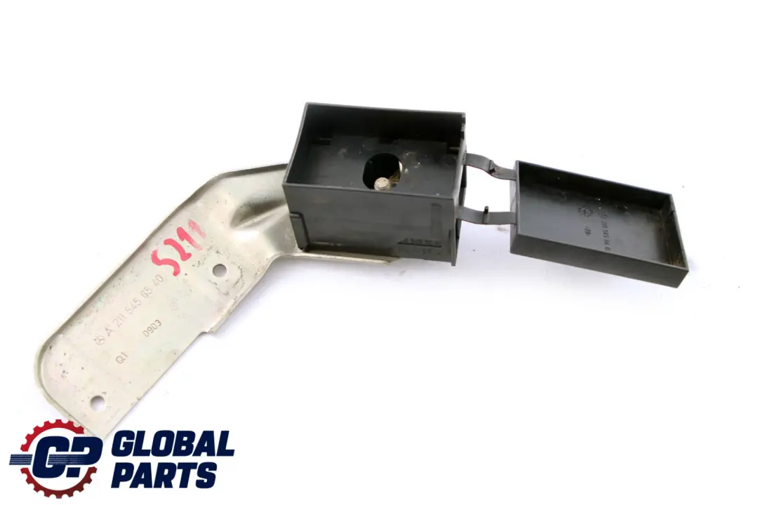 Positive Battery Terminal A2115450403 to Mercedes E-Class S211 Touring with Part number A2115456540 Mercedes E-Class S211 Touring Positive Battery Terminal A2115450403 - SKU A2115456540 - Part number A2115456540