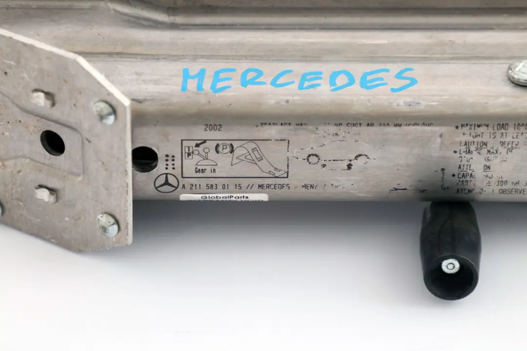 (2002-2006) Cric De Roue De Secours pour Mercedes W211 à propos du numéro de pièce A2115830115 Mercedes W211 (2002-2006) Cric De Roue De Secours - SKU A2115830115 - Numéro de pièce A2115830115