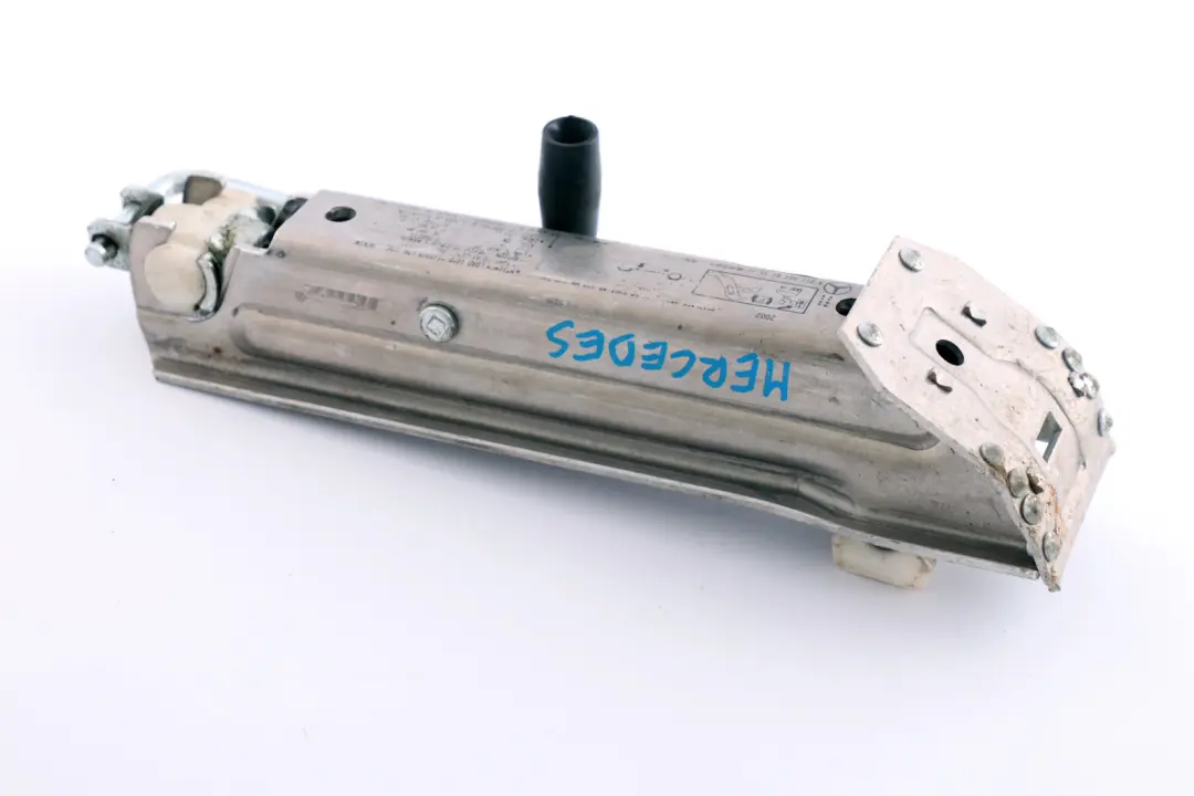 (2002-2006) Cric De Roue De Secours pour Mercedes W211 à propos du numéro de pièce A2115830115 Mercedes W211 (2002-2006) Cric De Roue De Secours - SKU A2115830115 - Numéro de pièce A2115830115