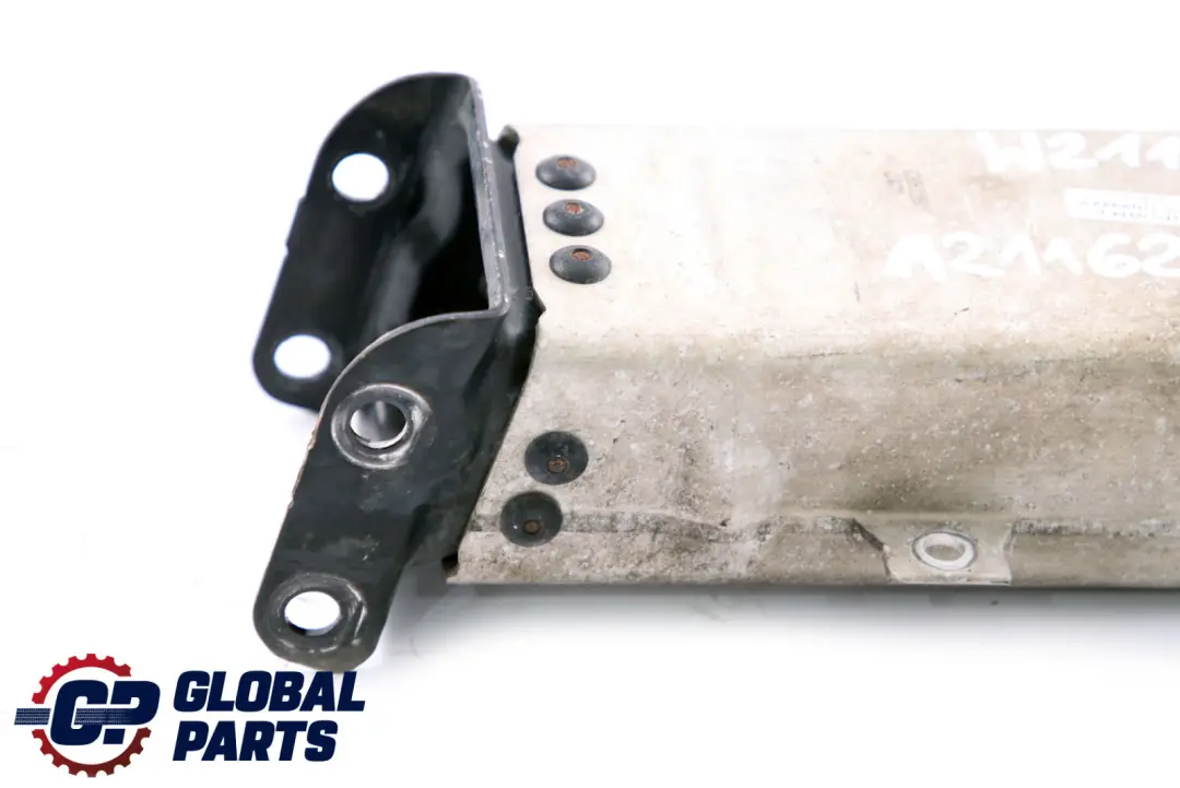 Mercedes W211 parachoques delantero izquierdo soporte de montaje travesaño - SKU A2116200795 - Número de pieza A2116200795
