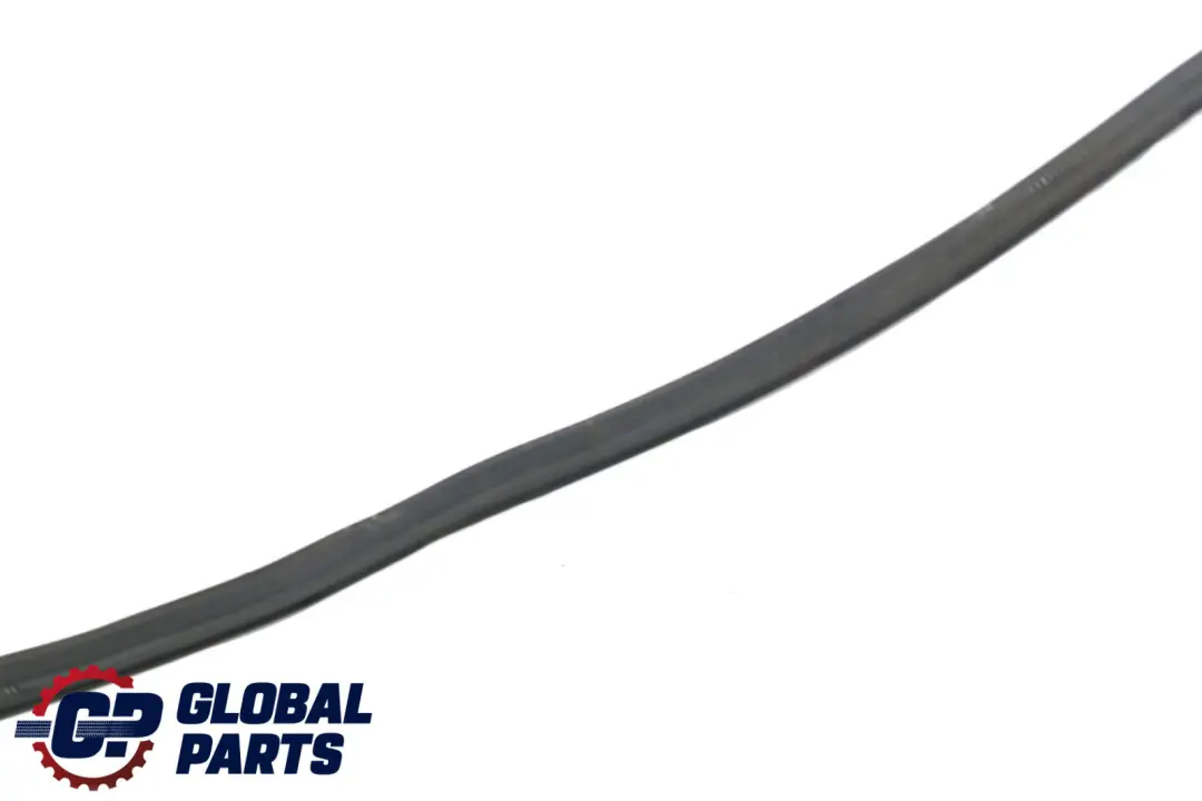 Burlete de goma para el capó del motor para Mercedes W211 con número de pieza A2116280398 Mercedes W211 Burlete de goma para el capó del motor - SKU A2116280398 - Número de pieza A2116280398