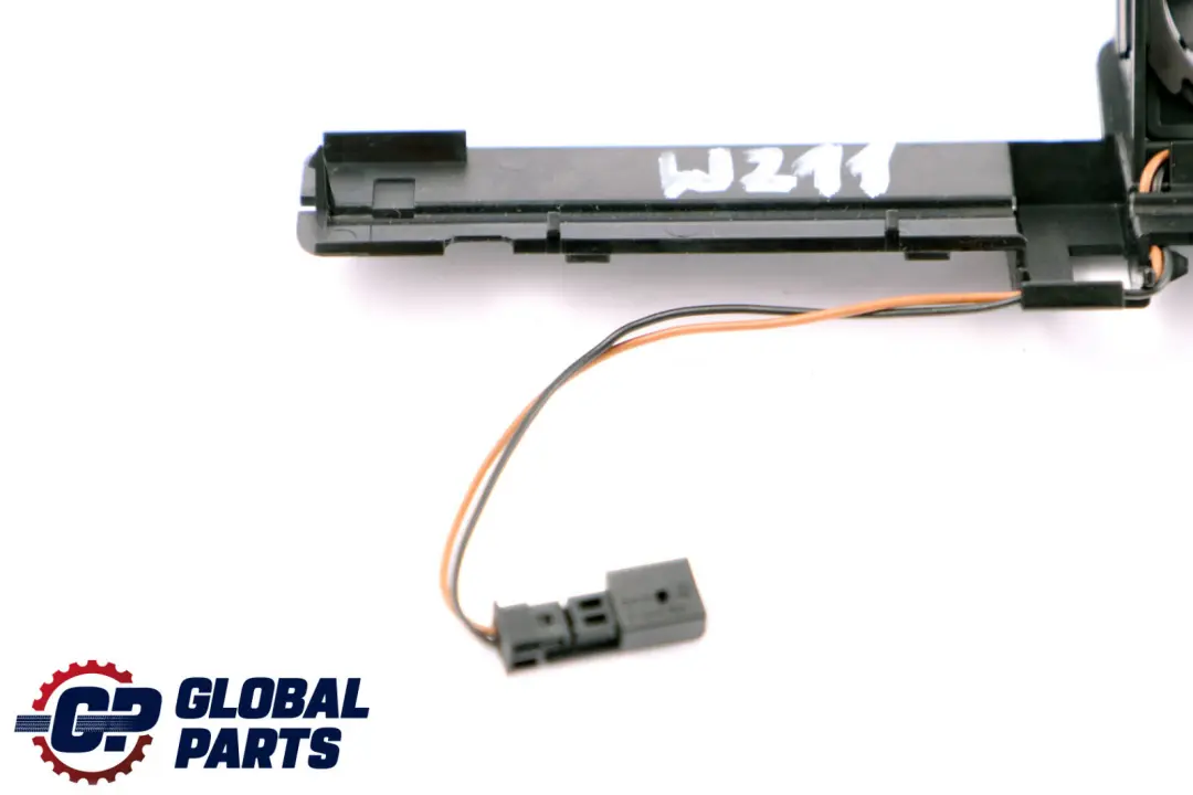 W219 Ventilador Cargador CD para Mercedes CLS W211 con número de pieza A2116800572 Mercedes CLS W211 W219 Ventilador Cargador CD - SKU A2116800572 - Número de pieza A2116800572