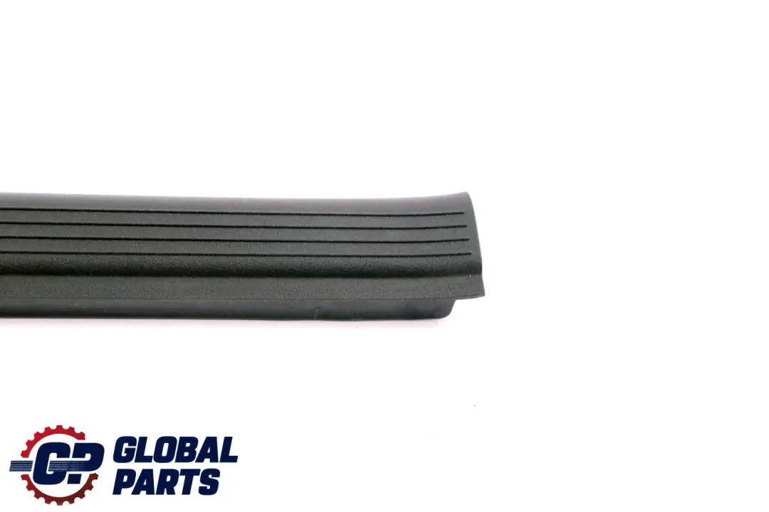 Coperchio rivestimento guida anteriore sinistra nero per Mercedes S211 con numero di parte A2116801735 Mercedes S211 Coperchio rivestimento guida anteriore sinistra nero - SKU A2116801735-1 - Numero di parte A2116801735