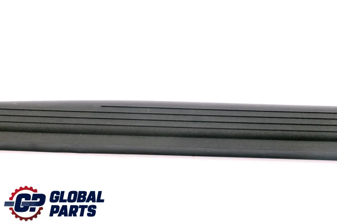 Delantero Interior Izquierdo Rail Trim Cover Negro para Mercedes S211 con número de pieza A2116801735 Mercedes S211 Delantero Interior Izquierdo Rail Trim Cover Negro - SKU A2116801735-1 - Número de pieza A2116801735