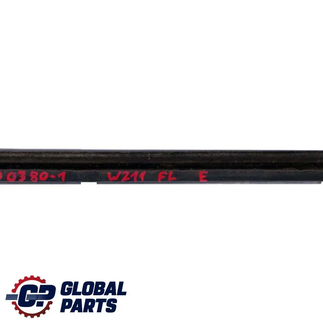 Striscia rivestimento porta anteriore sinistra per Mercedes W211 S211 con numero di parte A2116900380 Mercedes W211 S211 Striscia rivestimento porta anteriore sinistra - SKU A2116900380-1 - Numero di parte A2116900380