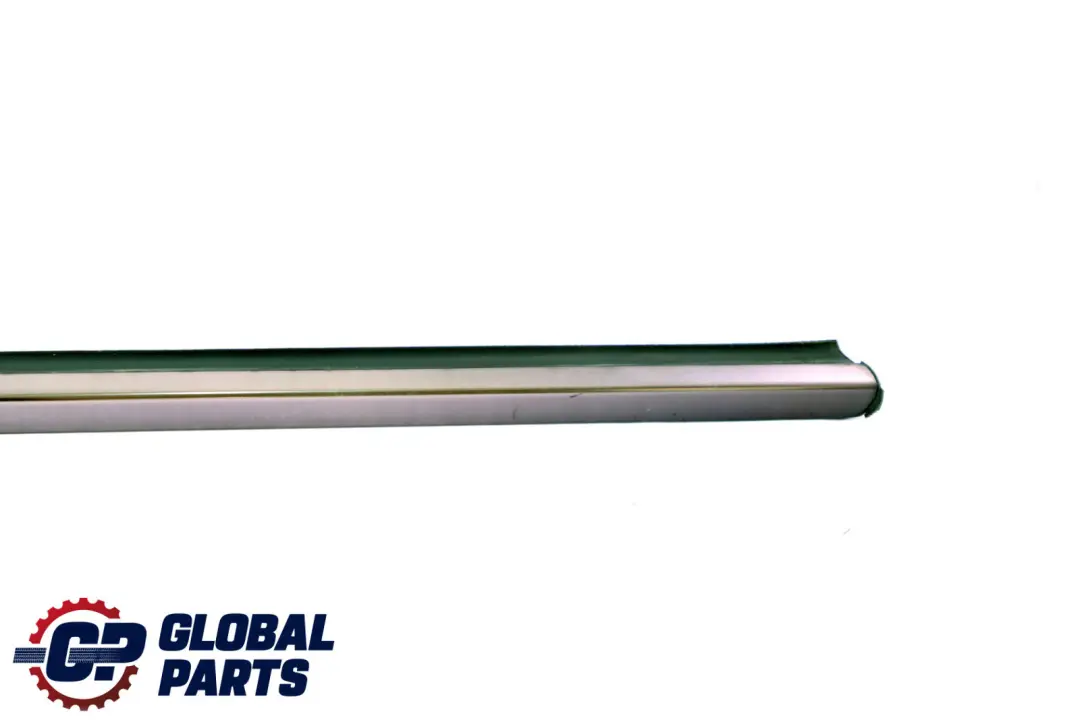 Bande d'étanchéité de porte avant droite pour Mercedes W211 S211 à propos du numéro de pièce A2116900480 Mercedes W211 S211 Bande d'étanchéité de porte avant droite - SKU A2116900480 - Numéro de pièce A2116900480