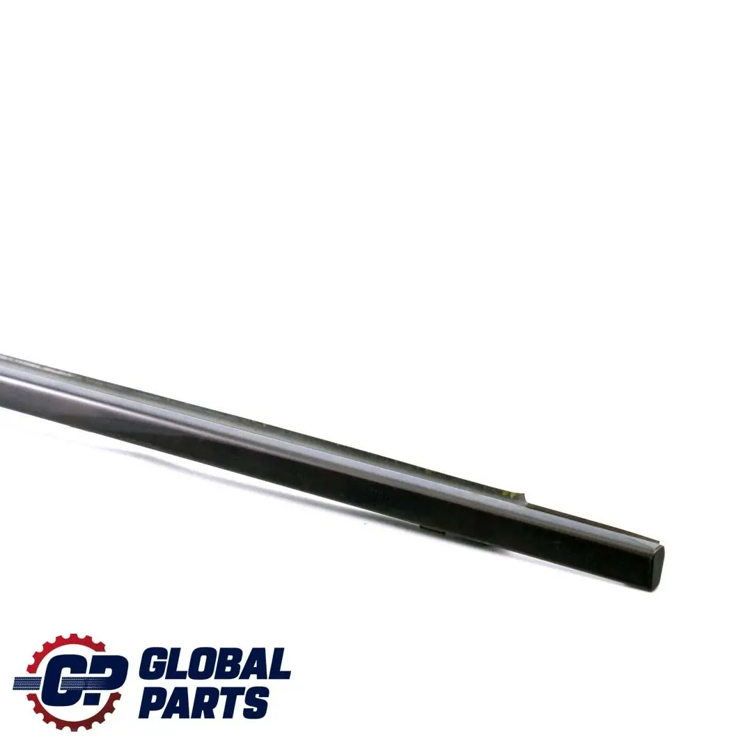 Mercedes-Benz W211 Baguette de Caisson Bandes Decoratives Porte Arriere Droite pour à propos du numéro de pièce A2116900680 Mercedes-Benz W211 Baguette de Caisson Bandes Decoratives Porte Arriere Droite - SKU A2116900680 - Numéro de pièce A2116900680