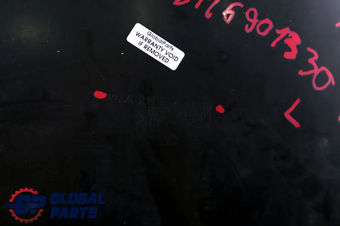 Copertura passaruota anteriore sinistra Sezione posteriore per Mercedes W211 S211 con numero di parte A2116901330 Mercedes W211 S211 Copertura passaruota anteriore sinistra Sezione posteriore - SKU A2116901330 - Numero di parte A2116901330