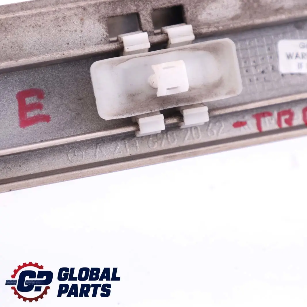 Mercedes-Benz E W211 S211 Tür Vorne Rechts Zierleiste Blende Travertine Beige für mit Teilenummer A2116902062 Mercedes-Benz E W211 S211 Tür Vorne Rechts Zierleiste Blende Travertine Beige - SKU A2116902062-TRB - Teilenummer A2116902062