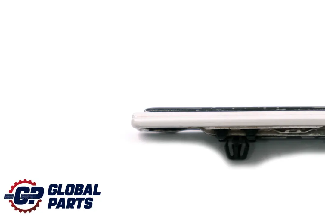 Mercedes S211 W211 Striscia di rivestimento parafango anteriore sinistro Argento - SKU A2116902762-BS - Numero di parte A2116902762