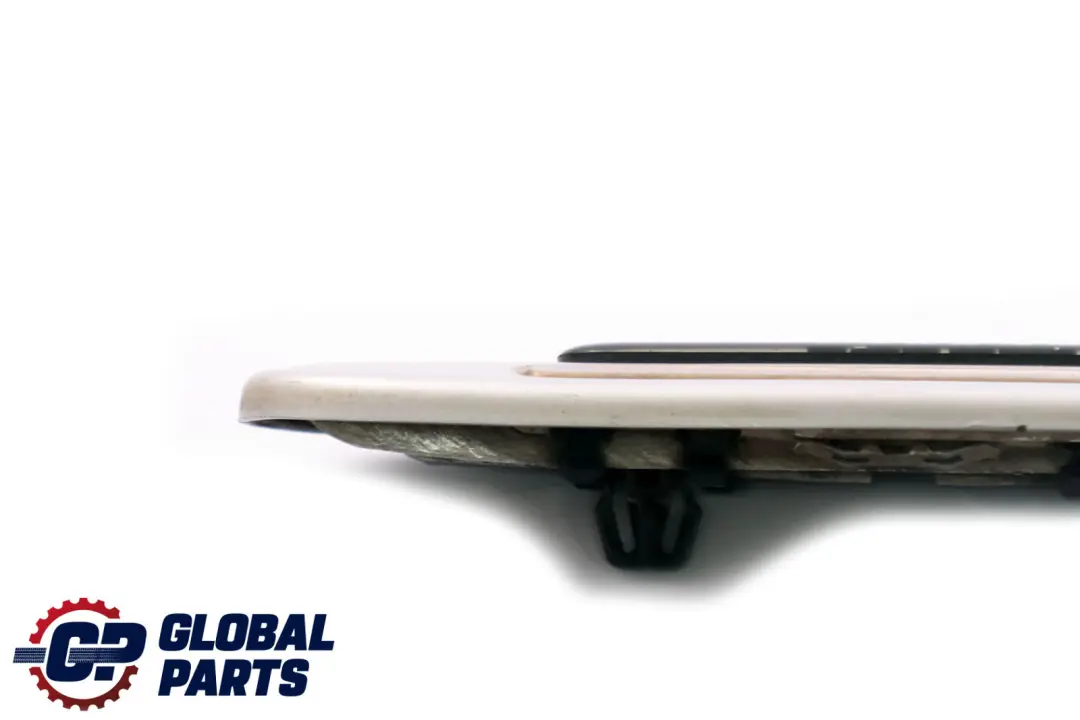 Modanatura ala anteriore Striscia rivestimento destra Argento per Mercedes S211 W211 con numero di parte A2116902862 Mercedes S211 W211 Modanatura ala anteriore Striscia rivestimento destra Argento - SKU A2116902862-BS - Numero di parte A2116902862