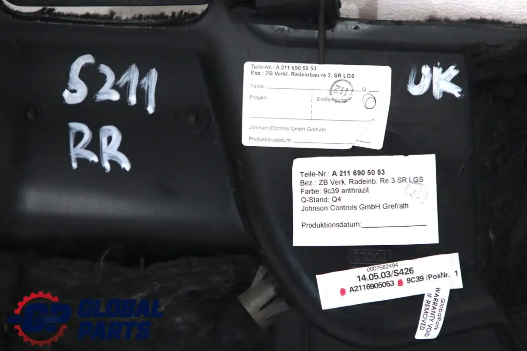 Clase E S211 Cubremaletero Trasero Derecho Negro para Mercedes con número de pieza A2116905053 Mercedes Clase E S211 Cubremaletero Trasero Derecho Negro - SKU A2116905053 - Número de pieza A2116905053