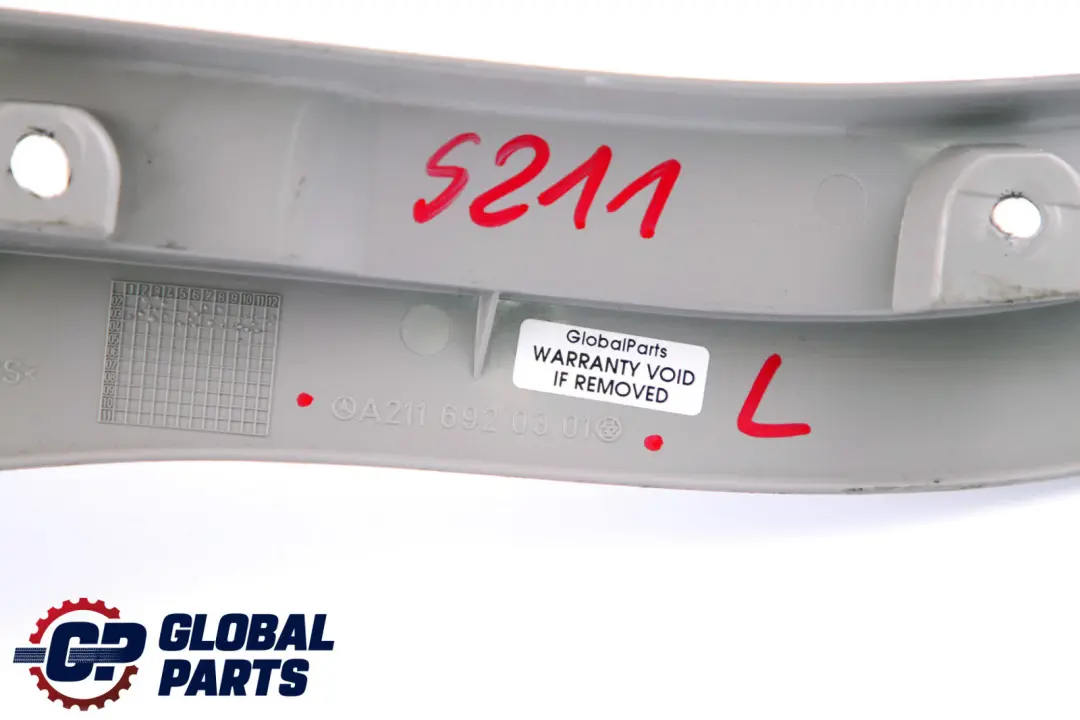 Mercedes-Benz E-Klasse S211 Kombi Blende D-Säule Hinten Links Grau für mit Teilenummer A2116920301 Mercedes-Benz E-Klasse S211 Kombi Blende D-Säule Hinten Links Grau - SKU A2116920301 - Teilenummer A2116920301