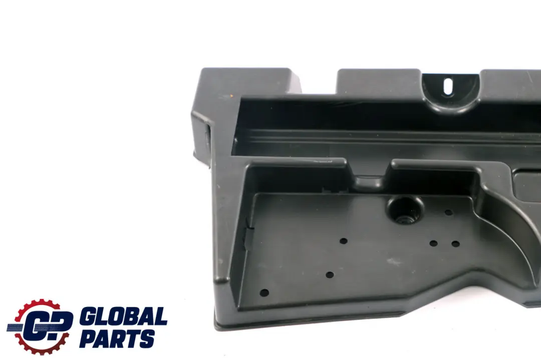 Mercedes-Benz E-Klasse S211 Kombi Halterung Warndreieck für mit Teilenummer A2116940138 Mercedes-Benz E-Klasse S211 Kombi Halterung Warndreieck - SKU A2116940138 - Teilenummer A2116940138