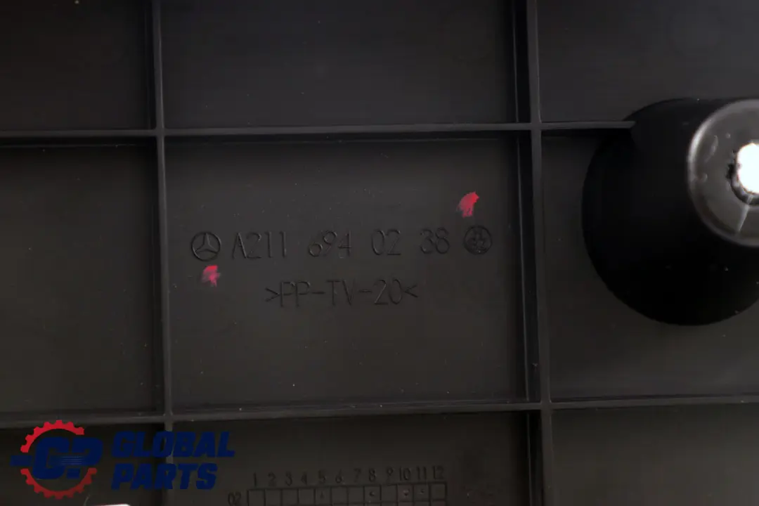 Mercedes-Benz E-Klasse S211 Kombi Hinten Kofferraum Plastik Blende für mit Teilenummer A2116940238 Mercedes-Benz E-Klasse S211 Kombi Hinten Kofferraum Plastik Blende - SKU A2116940238 - Teilenummer A2116940238