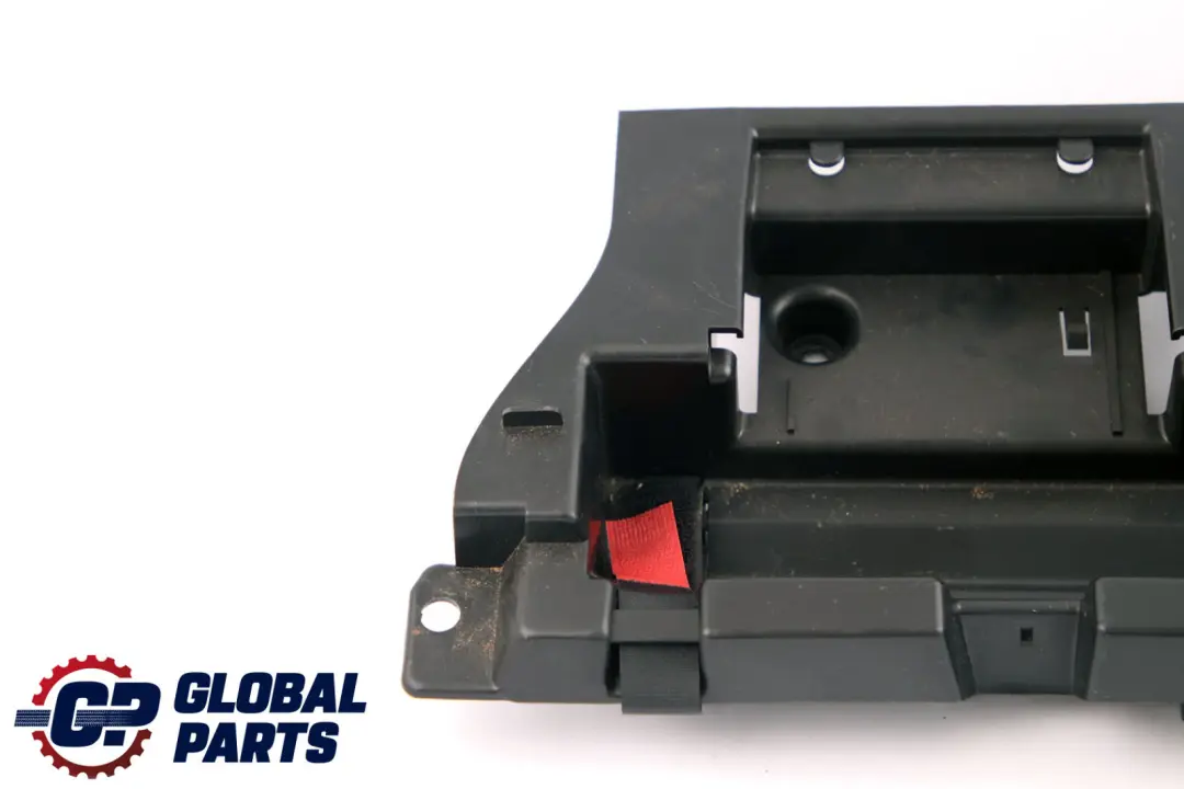 Mercedes-Benz E-Klasse S211 Kombi Halterung Warndreieck für mit Teilenummer A2116940338 Mercedes-Benz E-Klasse S211 Kombi Halterung Warndreieck - SKU A2116940338 - Teilenummer A2116940338