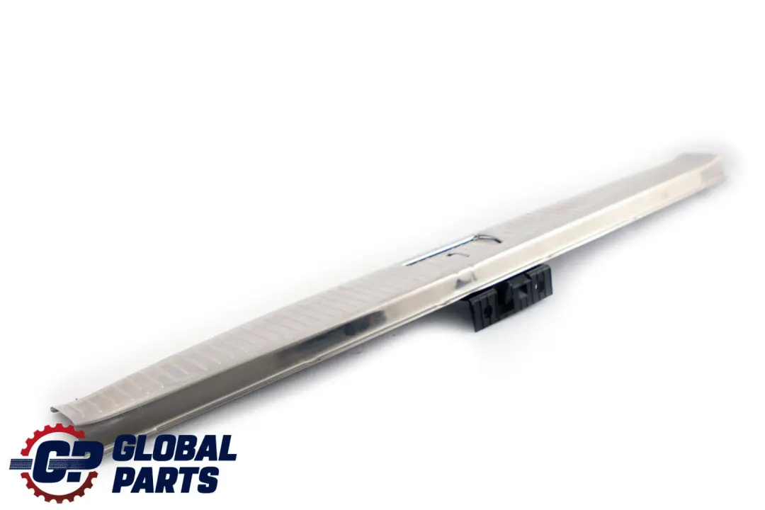 Coperchio bagagliaio Stivale carico cromato per Mercedes S211 Touring con numero di parte A2116980089 Mercedes S211 Touring Coperchio bagagliaio Stivale carico cromato - SKU A2116980089 - Numero di parte A2116980089