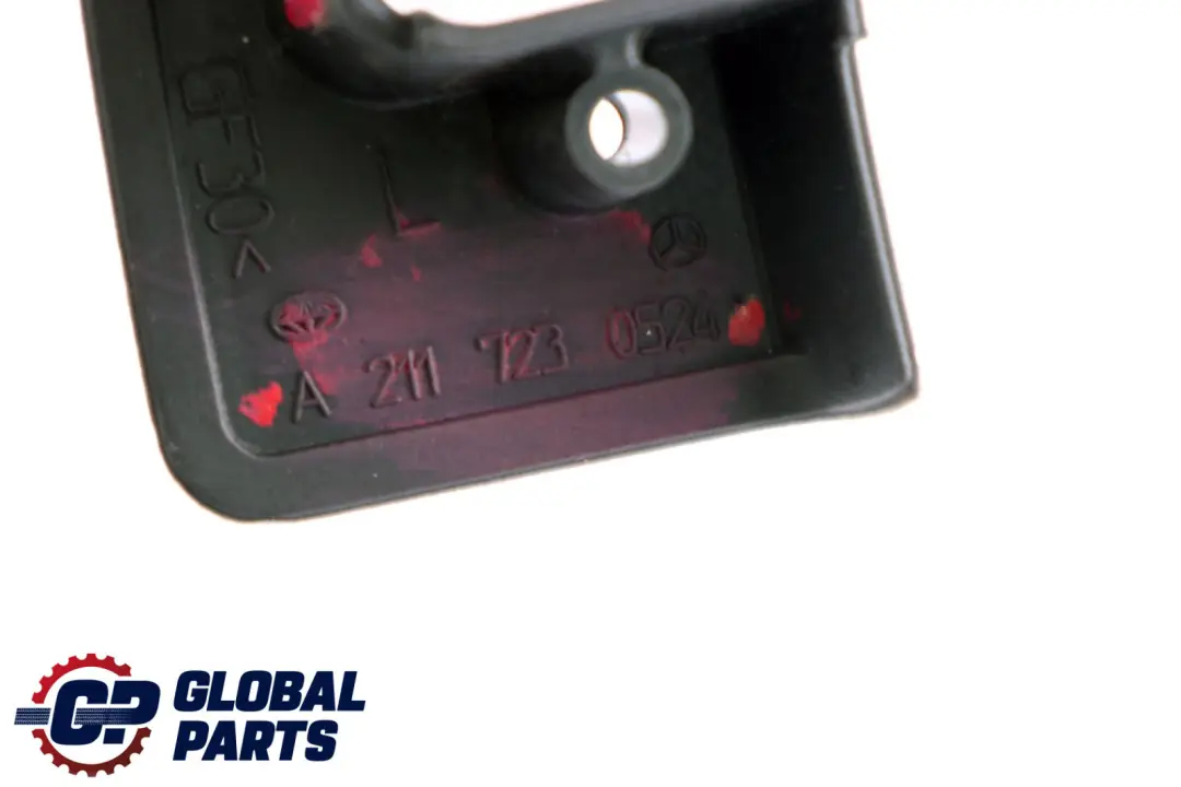 Schloss Vordertürabdeckung Links für Mercedes W211 S211 mit Teilenummer A2117230524 Mercedes W211 S211 Schloss Vordertürabdeckung Links - SKU A2117230524 - Teilenummer A2117230524