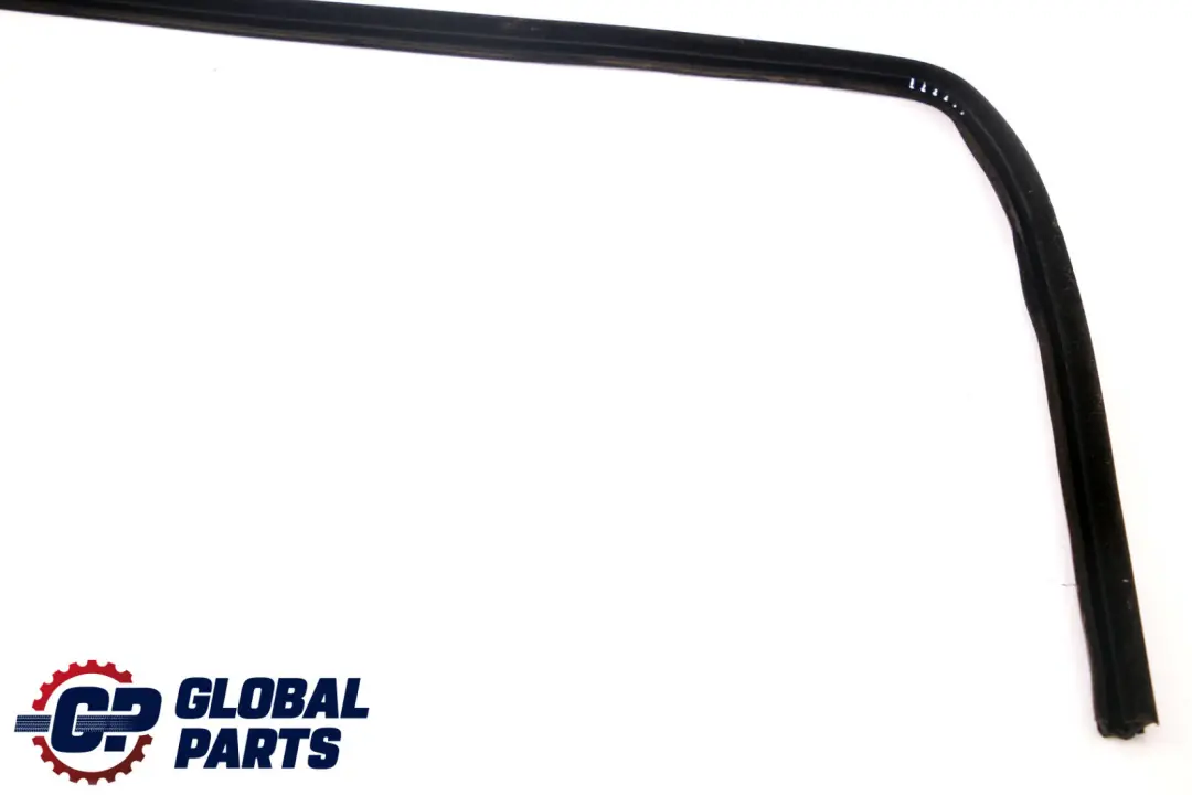 Mercedes W211 S211 Porte Avant Gauche Joint de Guidage de Vitre - SKU A2117250125 - Numéro de pièce A2117250125
