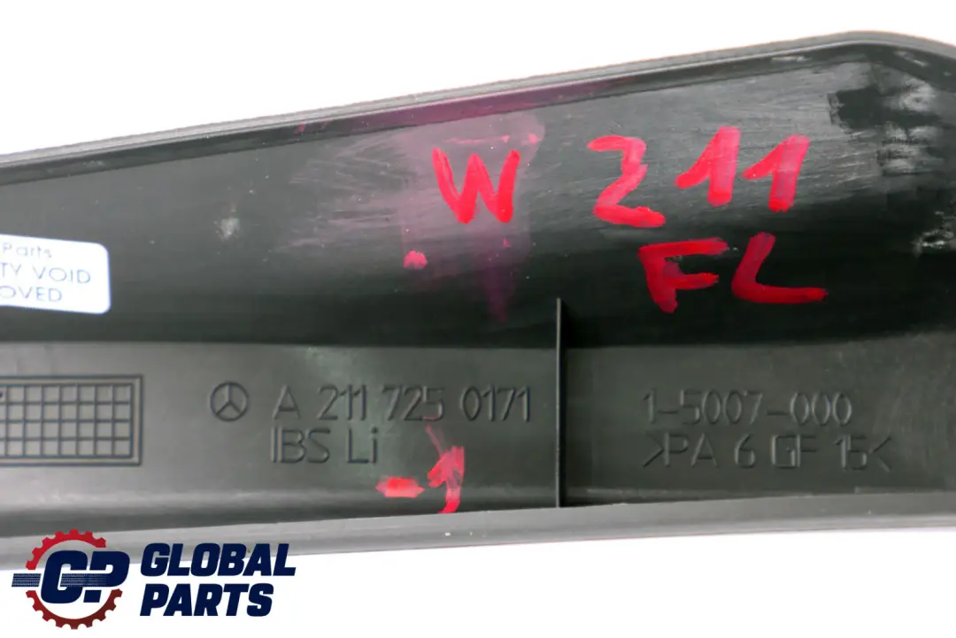 Lewa listwa drzwiowa do Mercedes E S211 W211 o numerze A2117250171 Mercedes E S211 W211 Lewa listwa drzwiowa - SKU A2117250171-1 - Numer Części A2117250171