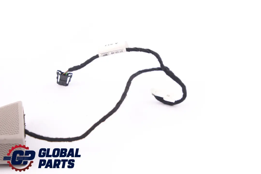 E-Klasse S211 Lautsprecher Box Lautsprecherblende Links für Mercedes mit Teilenummer A2117250198 Mercedes E-Klasse S211 Lautsprecher Box Lautsprecherblende Links - SKU A2117250198 - Teilenummer A2117250198