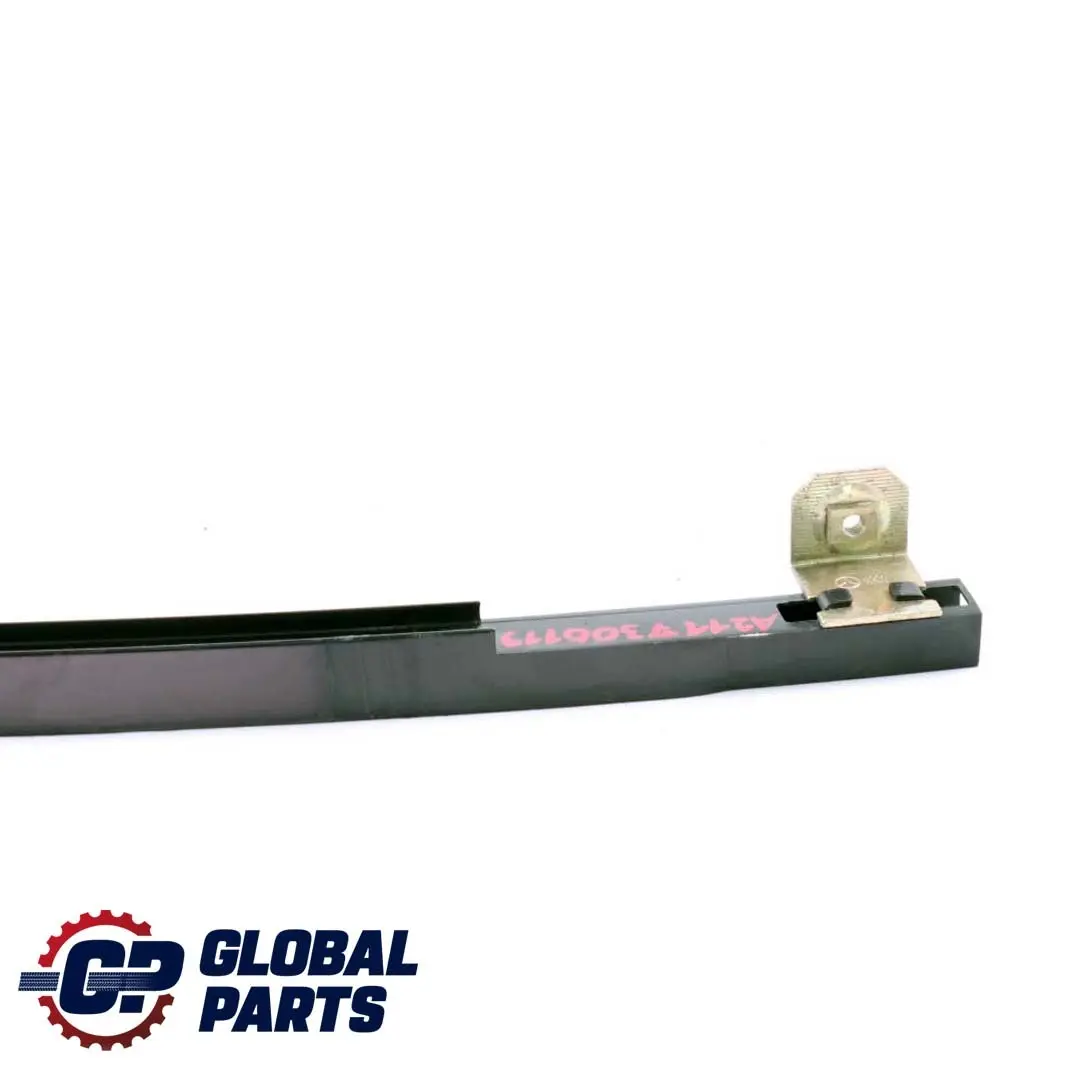 Guida finestrino posteriore sinistro N/S Rivestimento per Mercedes W211 con numero di parte A2117300119 Mercedes W211 Guida finestrino posteriore sinistro N/S Rivestimento - SKU A2117300119 - Numero di parte A2117300119