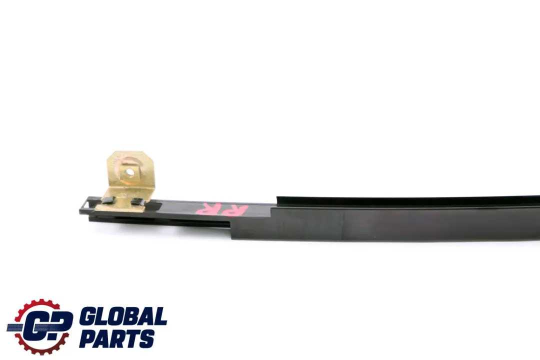 Panneau de guidage de la fenêtre arrière droite pour Mercedes S211 W211 à propos du numéro de pièce A2117300419 Mercedes S211 W211 Panneau de guidage de la fenêtre arrière droite - SKU A2117300419 - Numéro de pièce A2117300419