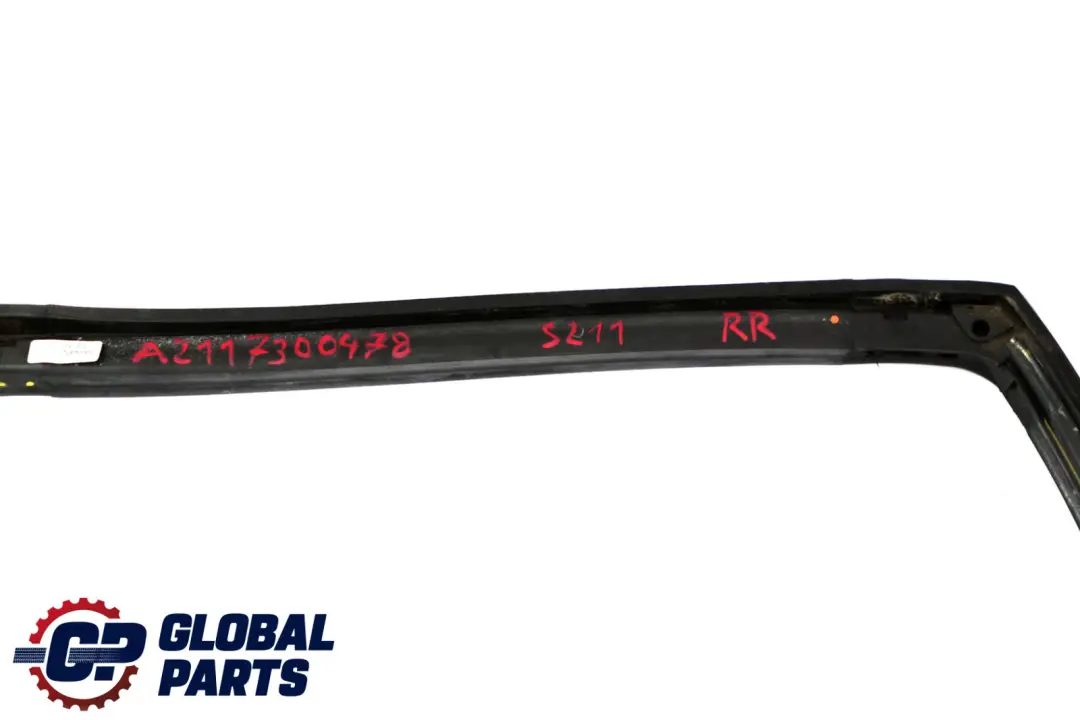 Mercedes S211 Puerta Trasera Derecha Ventana Guía Junta de Sellado - SKU A2117300478 - Número de pieza A2117300478