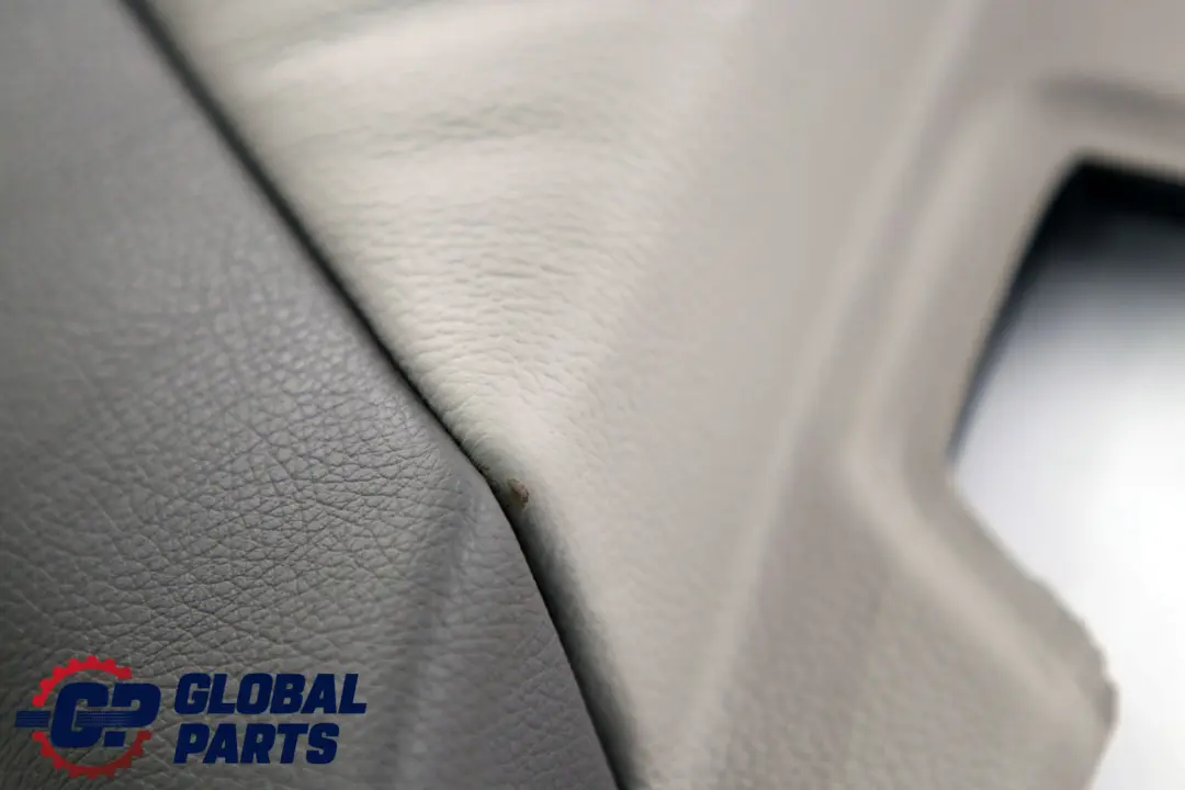 Panneau garniture carte porte arrière gauche en cuir gris pour Mercedes W211 S211 à propos du numéro de pièce A2117300570 Mercedes W211 S211 Panneau garniture carte porte arrière gauche en cuir gris - SKU A2117300570 - Numéro de pièce A2117300570