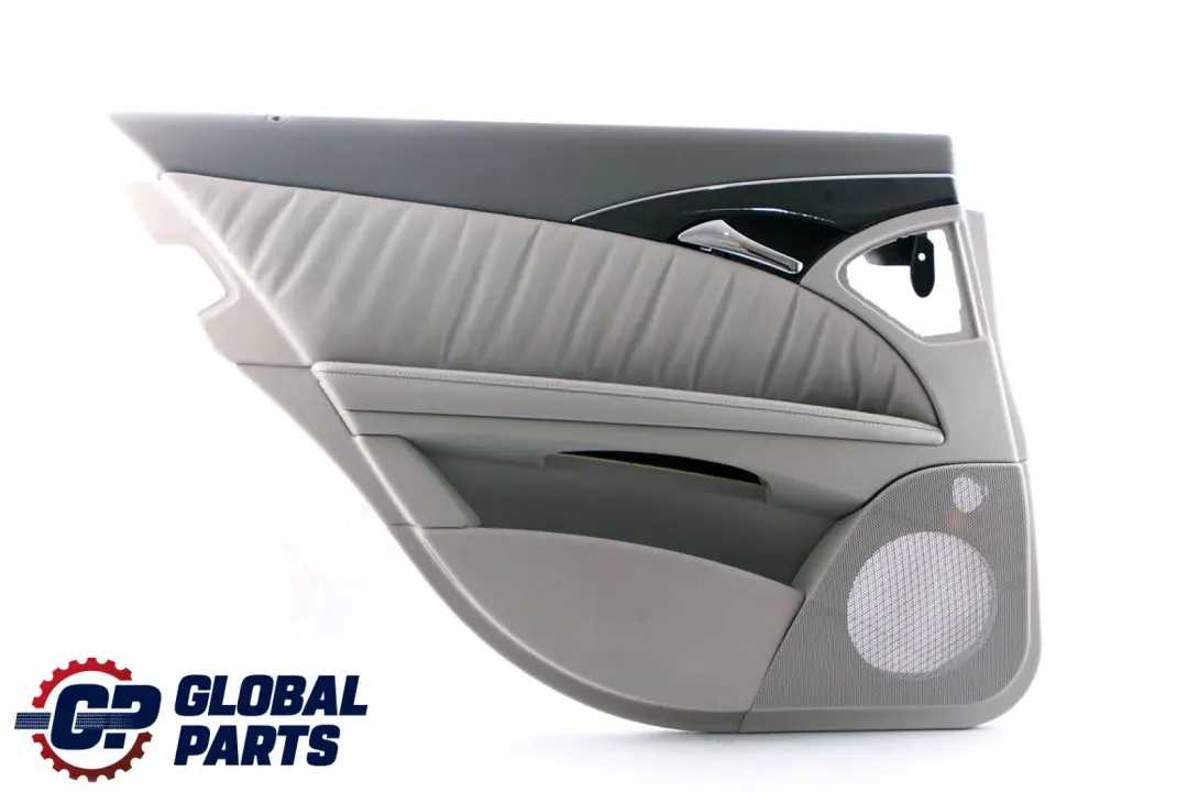trasera izquierda tarjeta de puerta de cuero gris para Mercedes W211 S211 con número de pieza A2117300570 Mercedes W211 S211 trasera izquierda tarjeta de puerta de cuero gris - SKU A2117300570 - Número de pieza A2117300570
