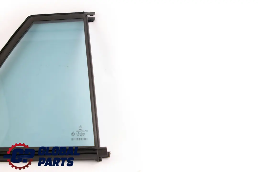 Vitre arrière droite AS2 pour Mercedes S211 Touring à propos du numéro de pièce A2117300855 Mercedes S211 Touring Vitre arrière droite AS2 - SKU A2117300855 - Numéro de pièce A2117300855