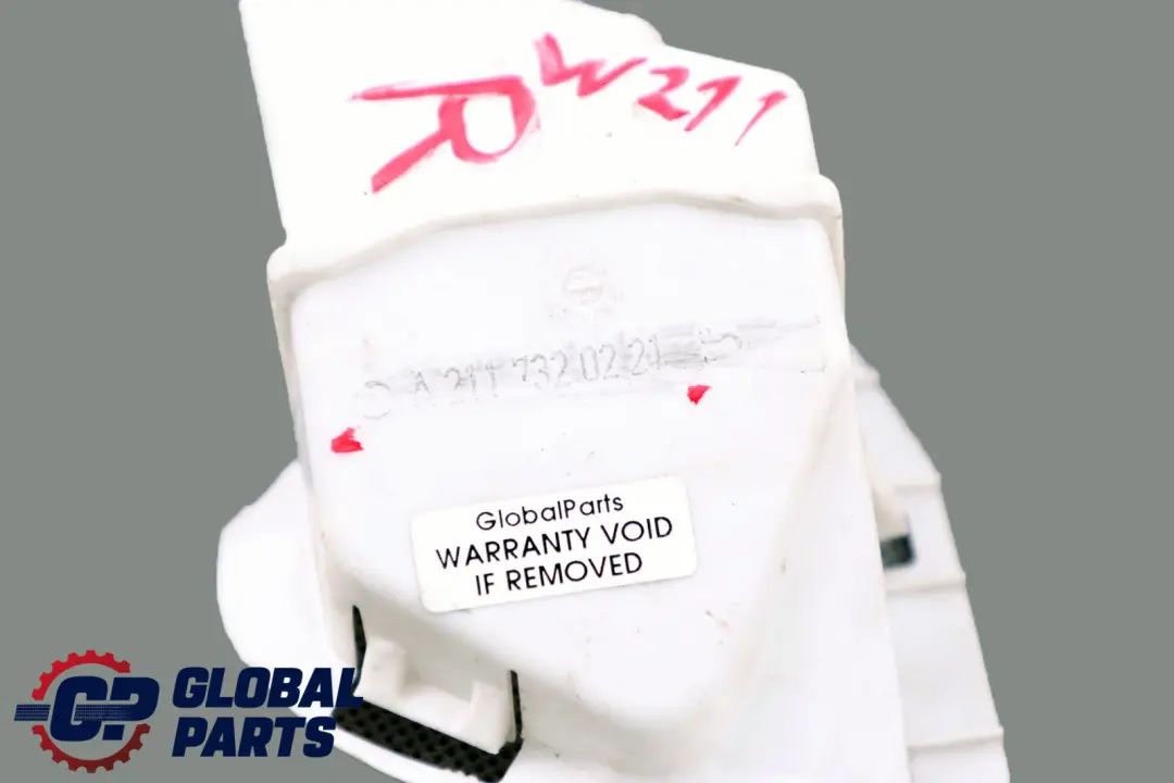 Osłona Zamka Prawy Tył do Mercedes W211 o numerze A2117320221 Mercedes W211 Osłona Zamka Prawy Tył - SKU A2117320221 - Numer Części A2117320221