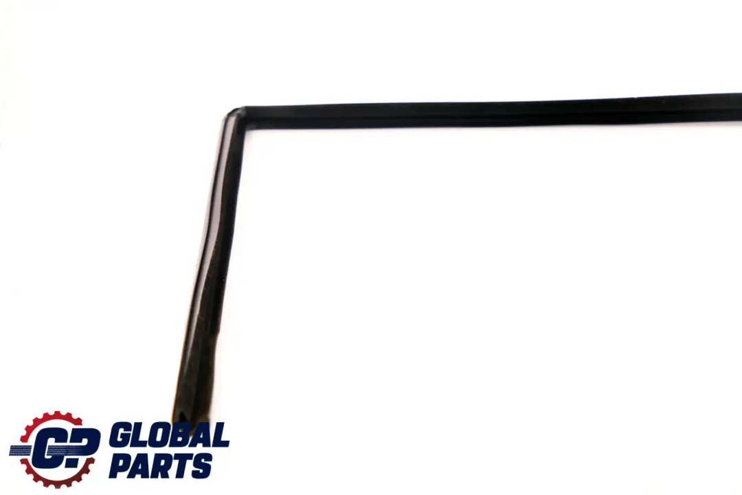 Mercedes S211 Touring Guarnizione del finestrino posteriore sinistro - SKU A2117350325 - Numero di parte A2117350325