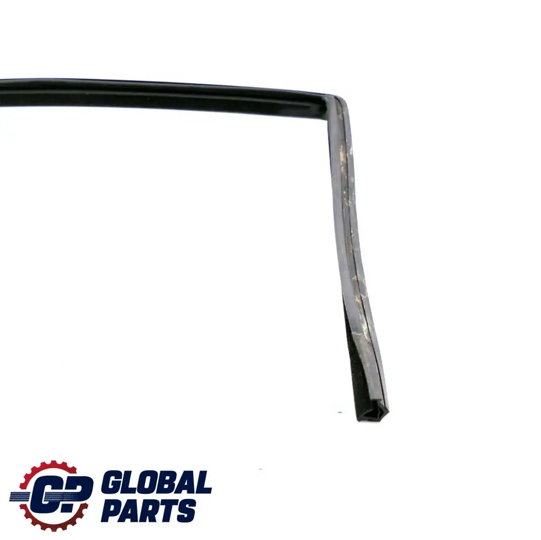 Mercedes W211 Guarnizione finestrino porta posteriore destra O/S - SKU A2117350825 - Numero di parte A2117350825