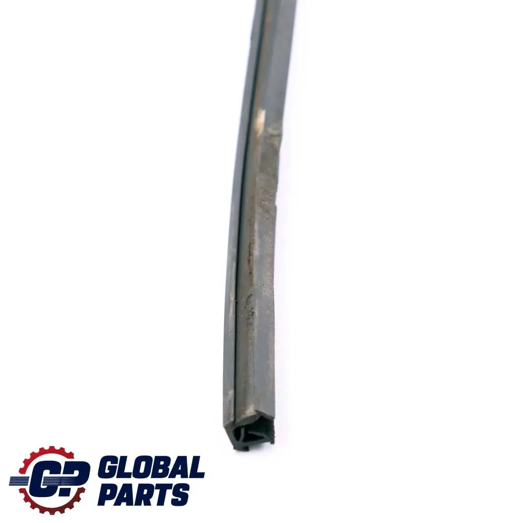 Mercedes W211 Guarnizione finestrino porta posteriore destra O/S - SKU A2117350825 - Numero di parte A2117350825