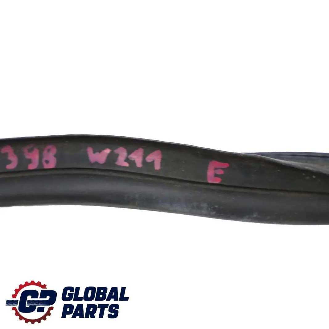 Mercedes W211 Couvercle coffre Joint d'étanchéité arrière Porte - SKU A2117500398 - Numéro de pièce A2117500398
