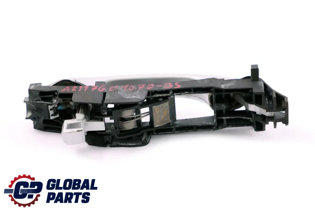 Mercedes-Benz E-Klasse S211 W211 Türgriff Griff Hinten Rechts Brilliant Silver für mit Teilenummer A2117601070 Mercedes-Benz E-Klasse S211 W211 Türgriff Griff Hinten Rechts Brilliant Silver - SKU A2117601070-BS - Teilenummer A2117601070