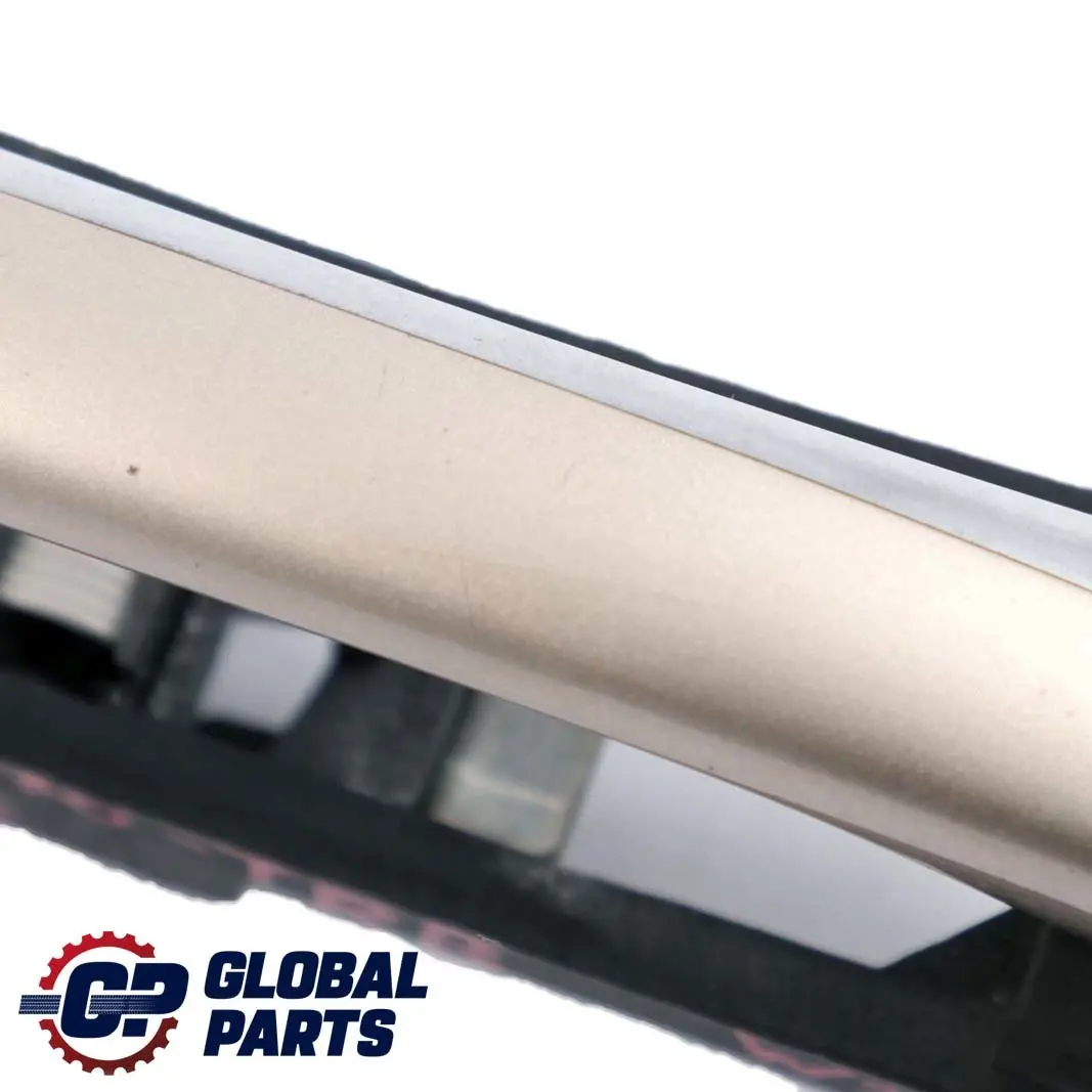 Tirador Puerta Trasera Derecha Travertino Beige Metalizado para Mercedes E S211 W211 con número de pieza A2117601070 Mercedes E S211 W211 Tirador Puerta Trasera Derecha Travertino Beige Metalizado - SKU A2117601070-TRB - Número de pieza A2117601070