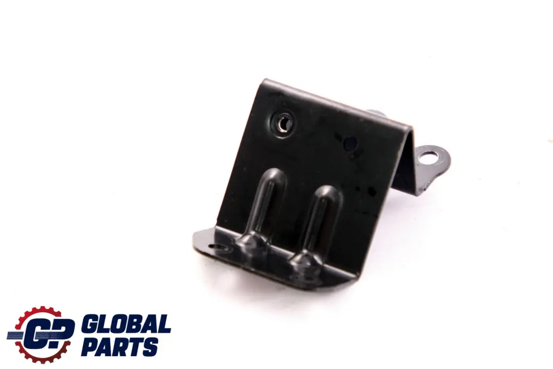 Mercedes-Benz E-Class S211 Touring Bracket Cover Rear Right O/S to with Part number A2118153031 Mercedes-Benz E-Class S211 Touring Bracket Cover Rear Right O/S - SKU A2118153031 - Part number A2118153031