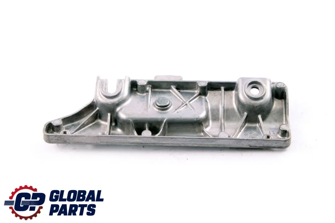 Handle Bracket Cover Front Right O/S to Mercedes E-Class S211 Touring with Part number A2118154631 Mercedes E-Class S211 Touring Handle Bracket Cover Front Right O/S - SKU A2118154631 - Part number A2118154631