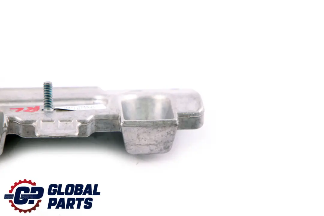 Handle Bracket Cover Rear Left N/S to Mercedes E-Class S211 Touring with Part number A2118154931 Mercedes E-Class S211 Touring Handle Bracket Cover Rear Left N/S - SKU A2118154931 - Part number A2118154931