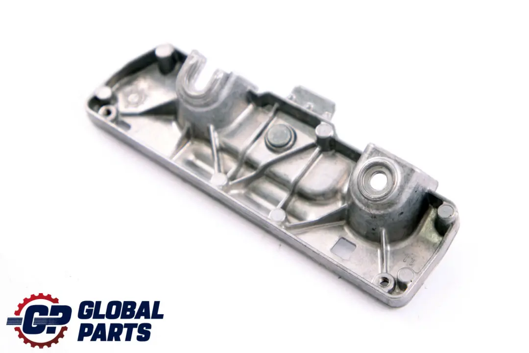 Handle Bracket Cover Rear Left N/S to Mercedes E-Class S211 Touring with Part number A2118154931 Mercedes E-Class S211 Touring Handle Bracket Cover Rear Left N/S - SKU A2118154931 - Part number A2118154931