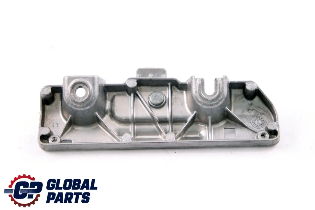 Handle Bracket Cover Rear Right O/S to Mercedes E-Class S211 Touring with Part number A2118155031 Mercedes E-Class S211 Touring Handle Bracket Cover Rear Right O/S - SKU A2118155031 - Part number A2118155031