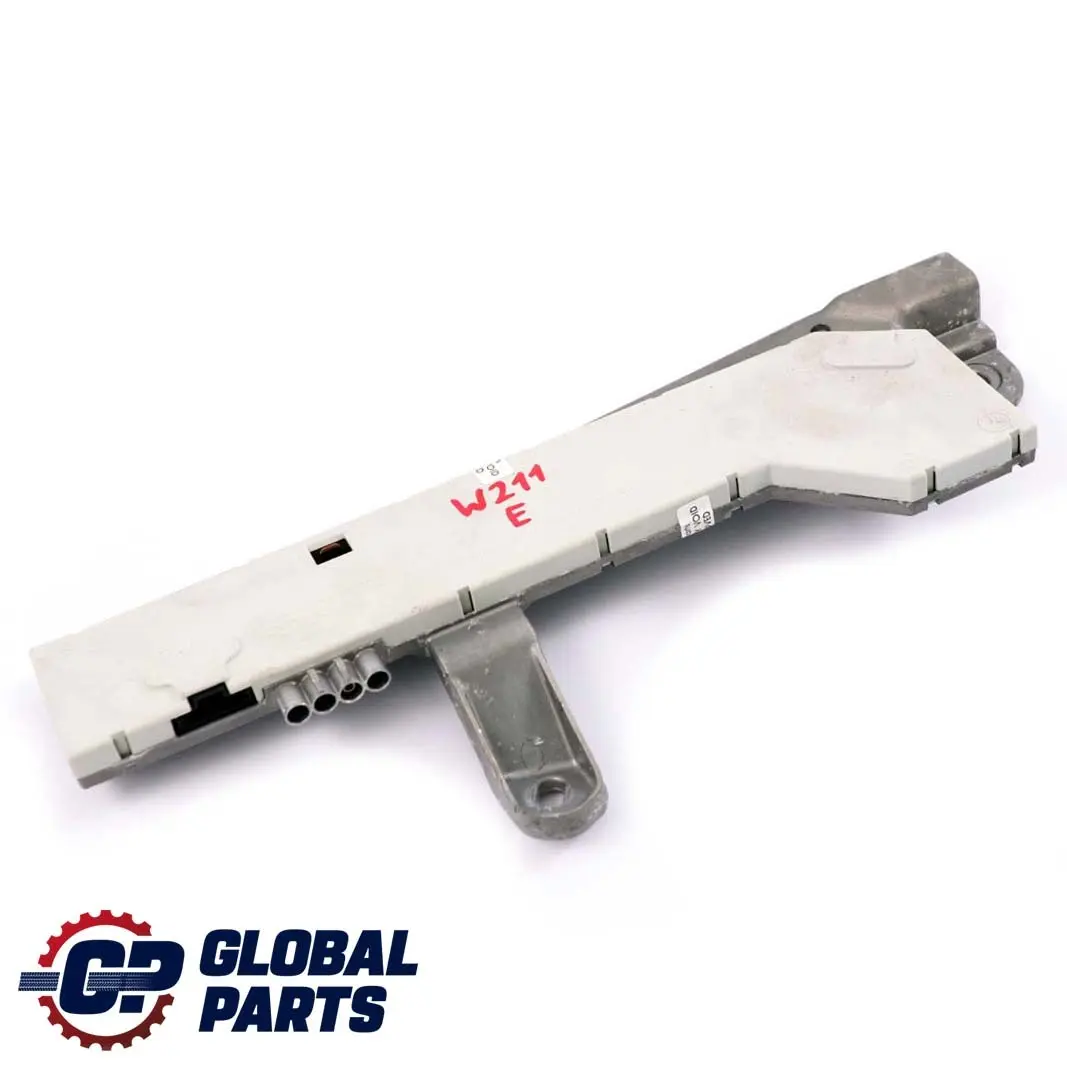 Mercedes-Benz E W211 Antenna Radio Modulo Amplificatore per con numero di parte A2118200089 Mercedes-Benz E W211 Antenna Radio Modulo Amplificatore - SKU A2118200089 - Numero di parte A2118200089